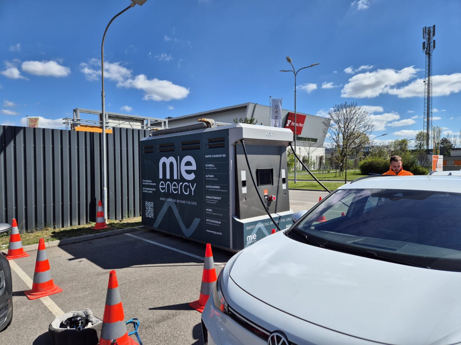 Trinity-Cleantech-meenergy-off-grid-charger